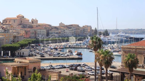 appartamento in vendita a Siracusa in zona Isola Ortigia