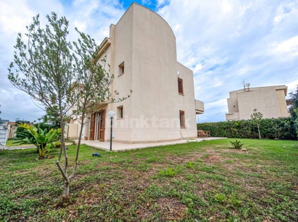 casa indipendente in vendita a Siracusa in zona Isola / Plemmirio