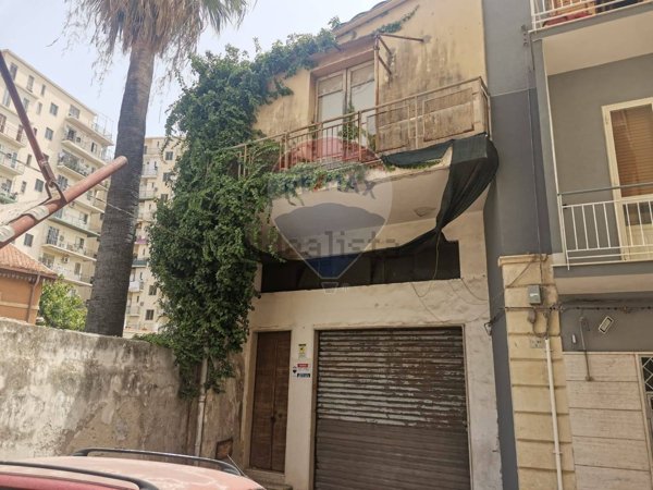 locale commerciale in vendita a Siracusa in zona Centro Città