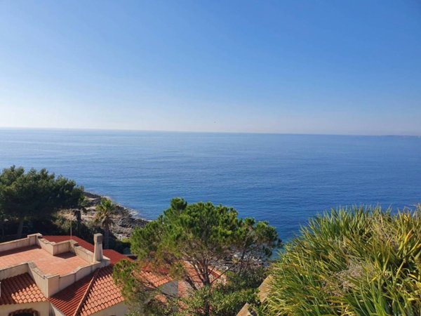 casa indipendente in vendita a Siracusa in zona Borgata