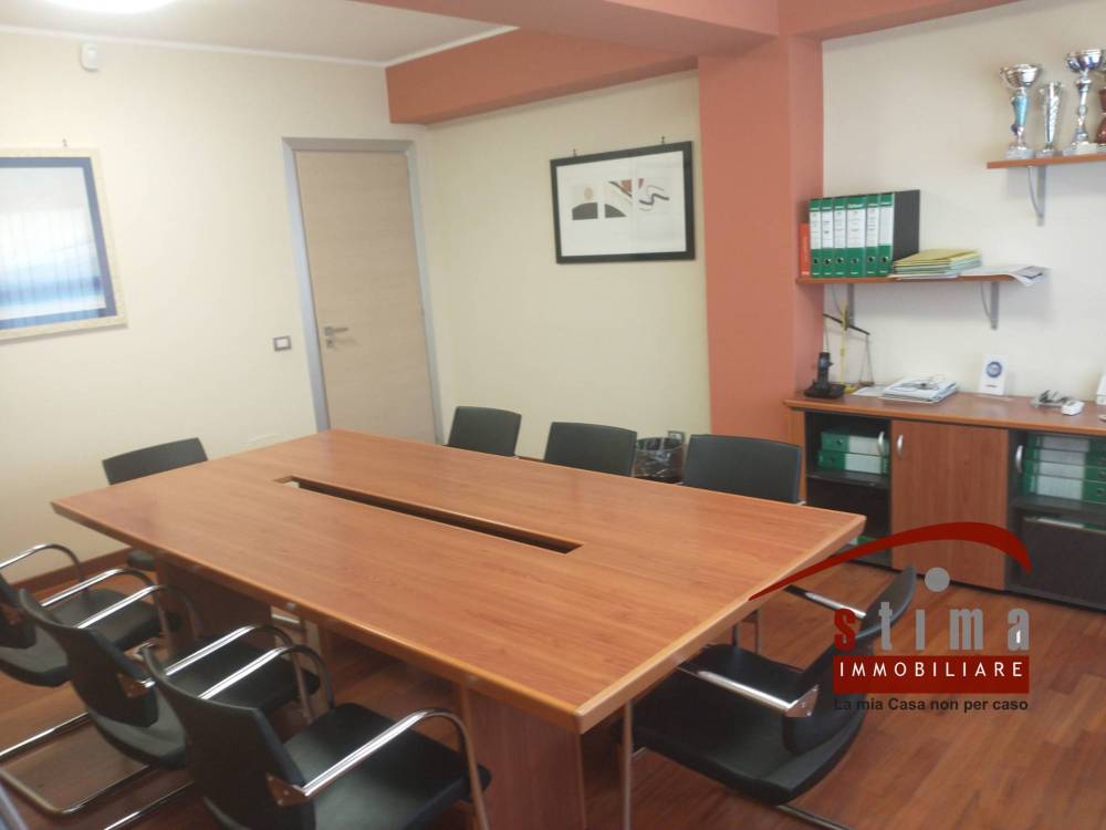ufficio in vendita a Siracusa in zona Targia