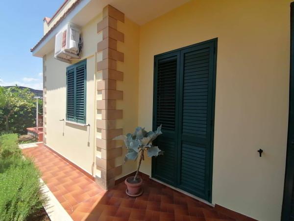 casa indipendente in vendita a Siracusa in zona Fontane Bianche