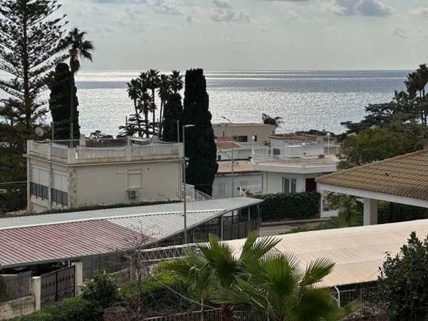 casa indipendente in vendita a Siracusa in zona Fontane Bianche