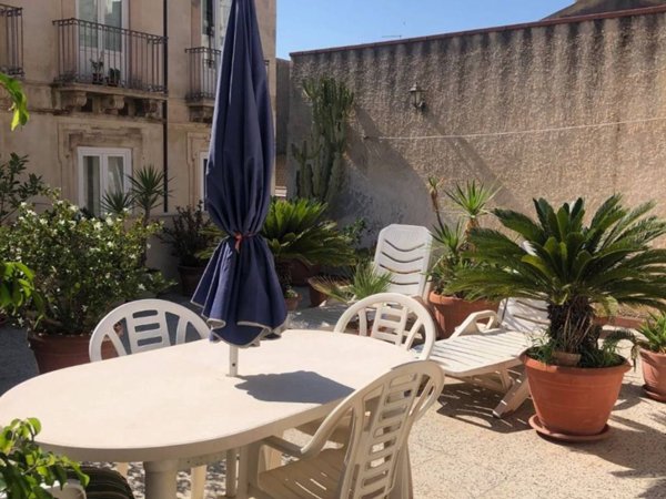 appartamento in vendita a Siracusa in zona Isola Ortigia