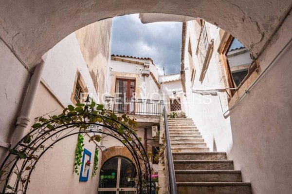 appartamento in vendita a Siracusa in zona Isola Ortigia