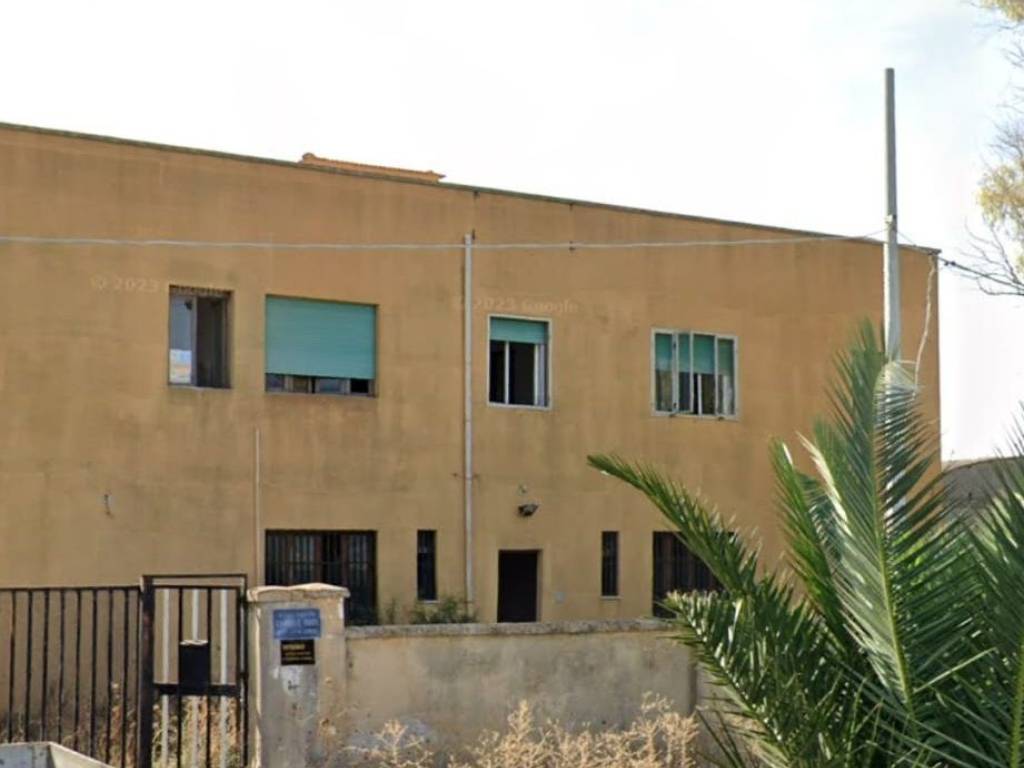 intera palazzina in vendita a Siracusa in zona Epipoli