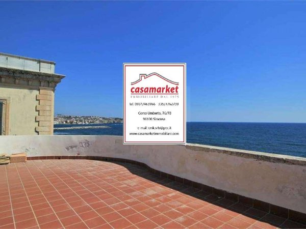appartamento in vendita a Siracusa in zona Isola Ortigia