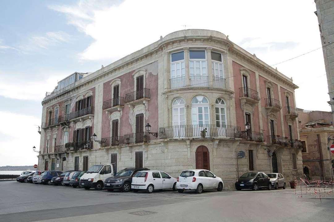 appartamento in vendita a Siracusa in zona Isola Ortigia