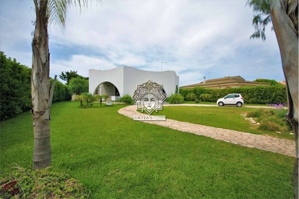 casa indipendente in vendita a Siracusa in zona Arenella