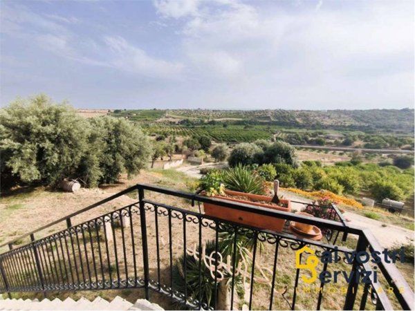 casa indipendente in vendita a Siracusa in zona Belvedere