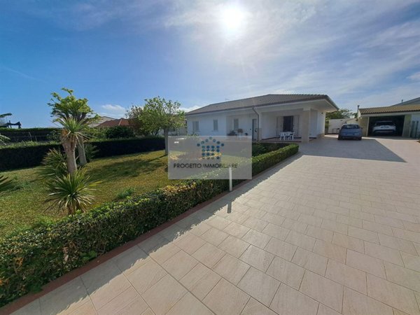 casa indipendente in vendita a Siracusa in zona Epipoli