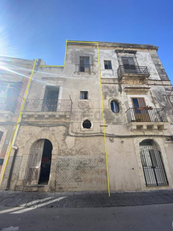 casa indipendente in vendita a Siracusa in zona Centro Città