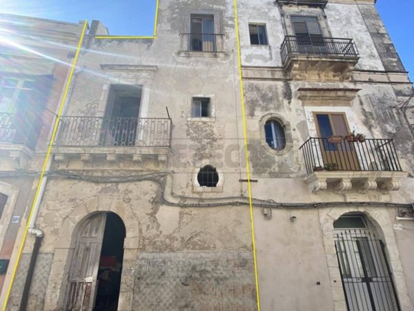 casa indipendente in vendita a Siracusa in zona Isola Ortigia