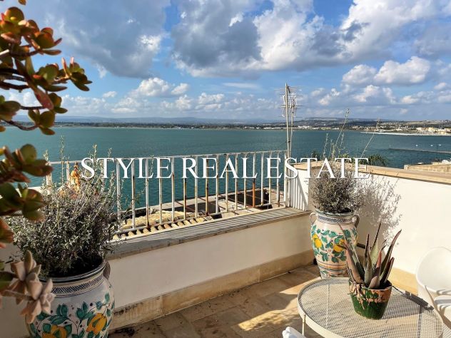 villa in vendita a Siracusa in zona Isola Ortigia