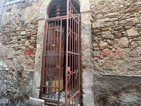 negozio in vendita a Siracusa in zona Isola Ortigia