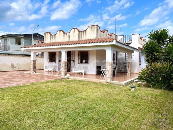 casa indipendente in vendita a Siracusa in zona Arenella