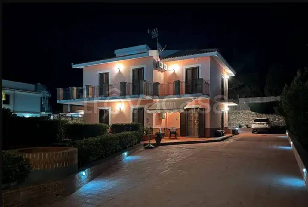 casa indipendente in vendita a Siracusa in zona Isola / Plemmirio
