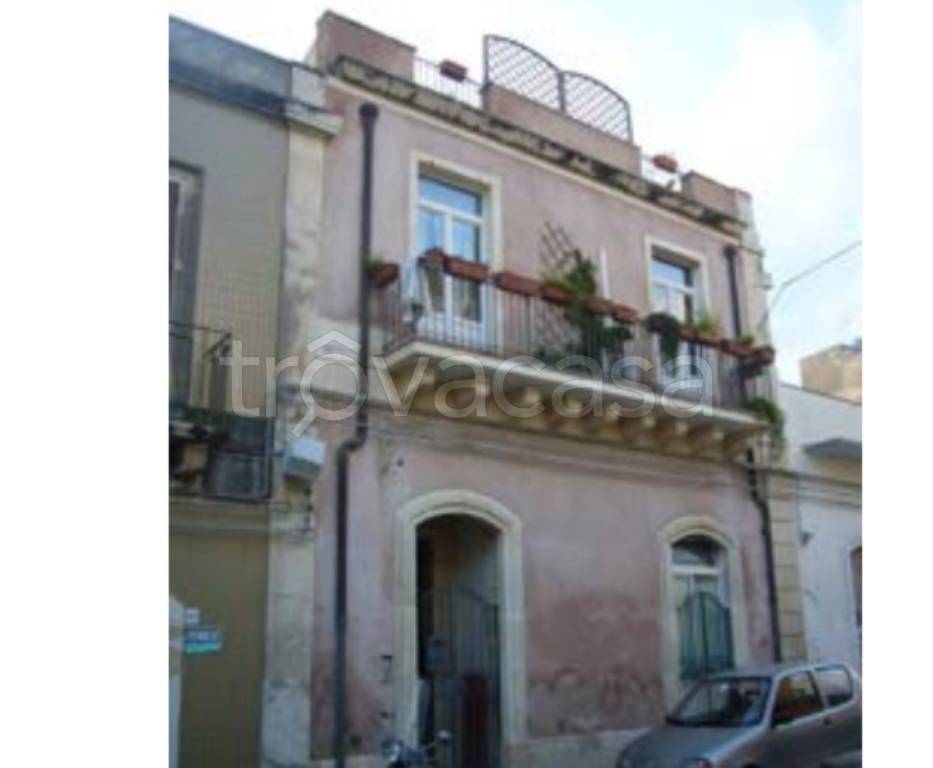 appartamento in vendita a Siracusa in zona Borgata