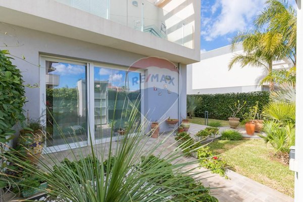 casa indipendente in vendita a Siracusa in zona Scala Greca