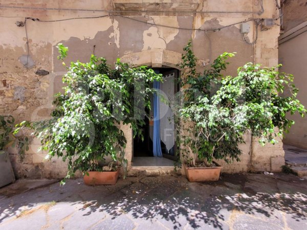casa semindipendente in vendita a Siracusa in zona Isola Ortigia