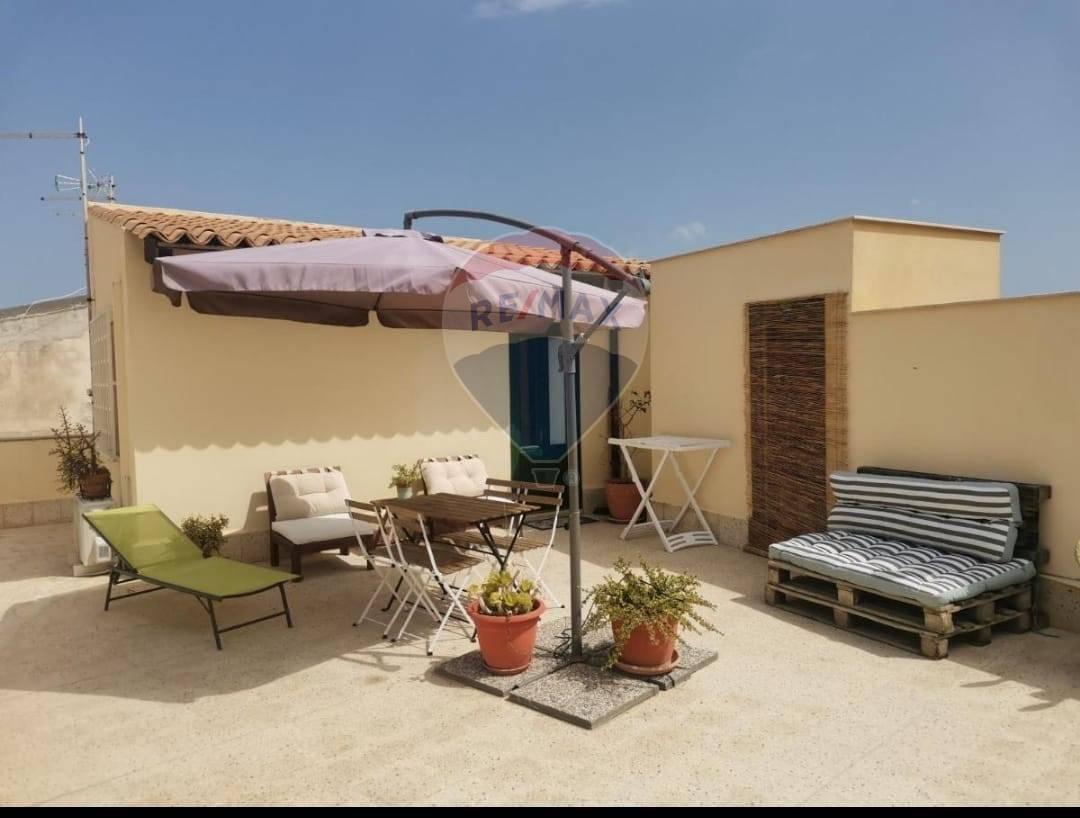 casa indipendente in vendita a Siracusa in zona Isola Ortigia