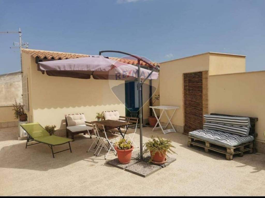 casa indipendente in vendita a Siracusa in zona Isola Ortigia