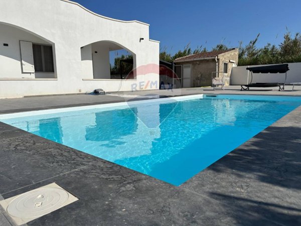 casa indipendente in vendita a Siracusa in zona Fontane Bianche