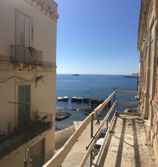 casa indipendente in vendita a Siracusa in zona Borgata