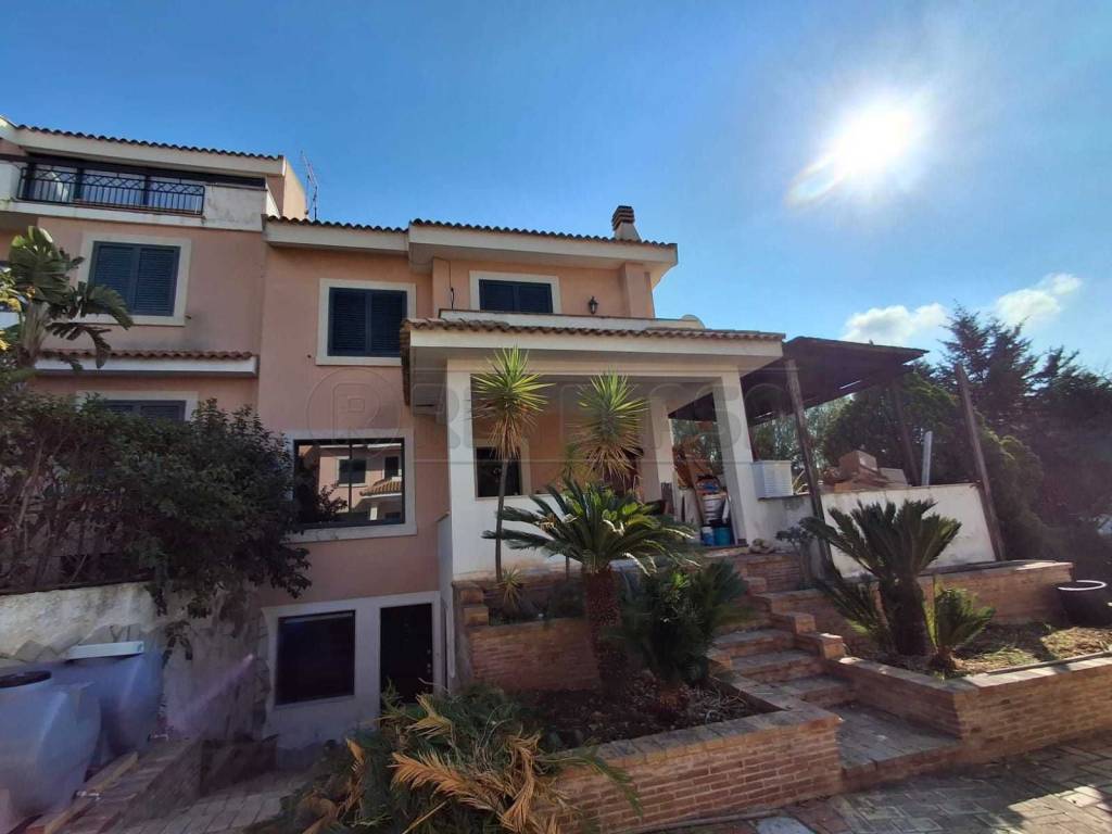 casa indipendente in vendita a Siracusa in zona Belvedere