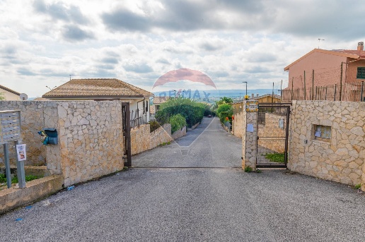 casa indipendente in vendita a Siracusa in zona Belvedere