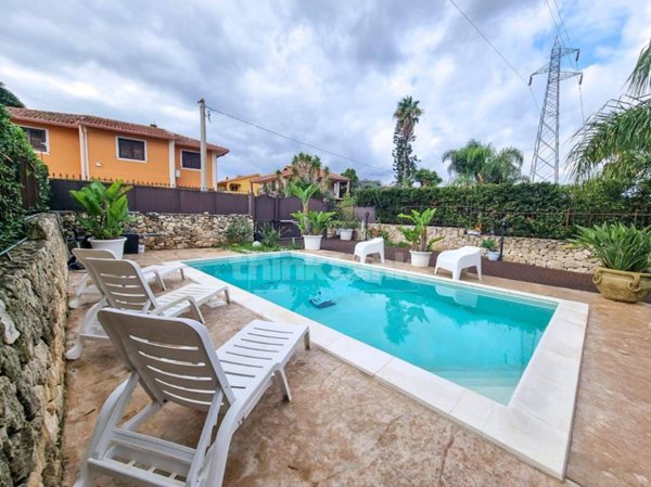 casa indipendente in vendita a Siracusa in zona Epipoli
