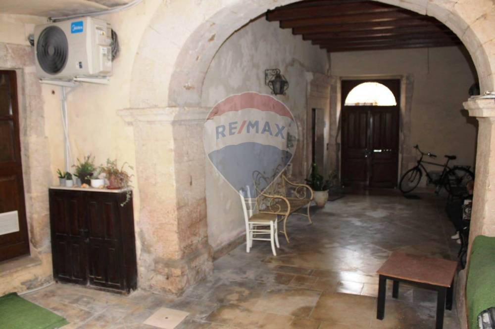 casa indipendente in vendita a Siracusa in zona Isola Ortigia