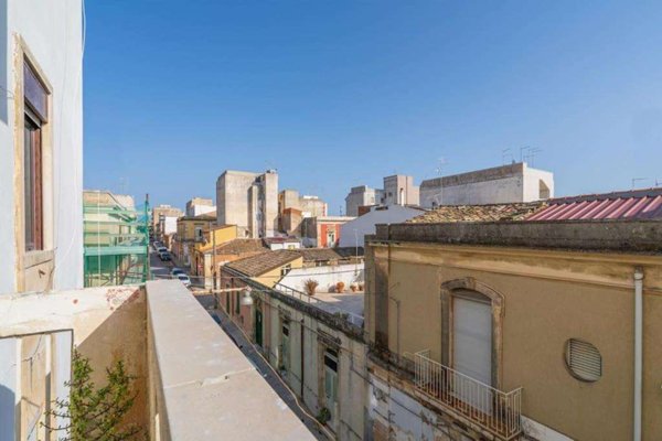 appartamento in vendita a Siracusa in zona Borgata