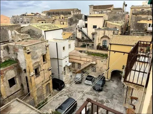 appartamento in vendita a Siracusa in zona Isola Ortigia