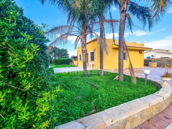 casa indipendente in vendita a Siracusa in zona Isola / Plemmirio