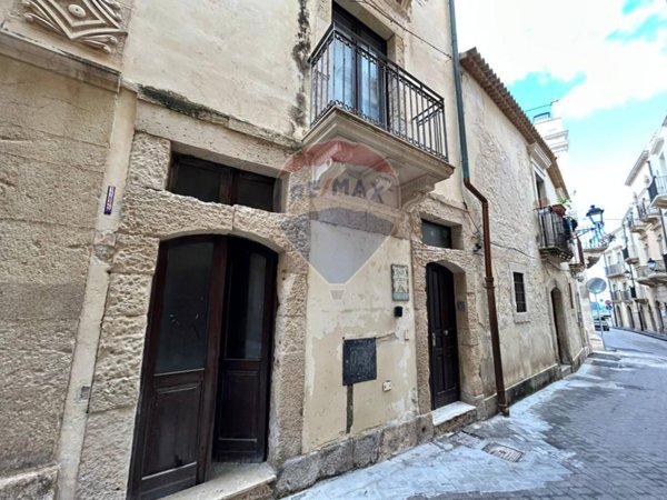 casa indipendente in vendita a Siracusa in zona Isola Ortigia