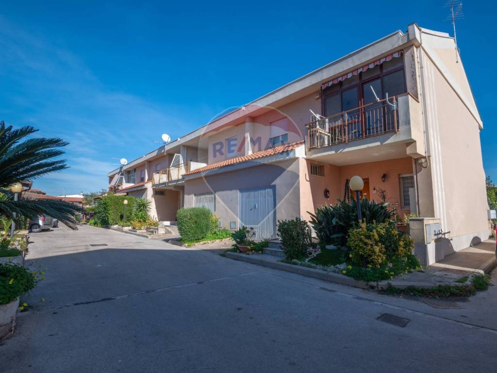 casa indipendente in vendita a Siracusa in zona Targia