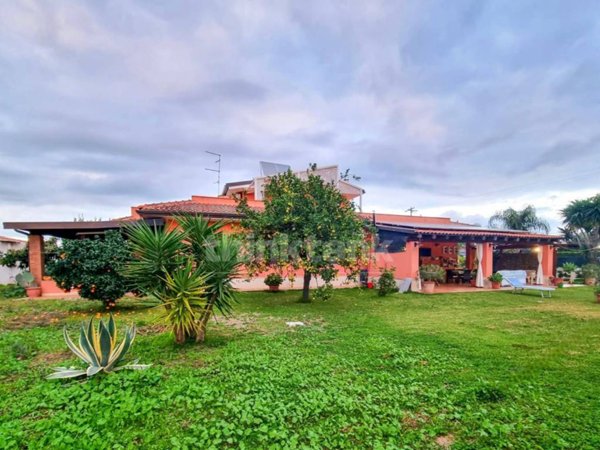 casa indipendente in vendita a Siracusa in zona Fontane Bianche