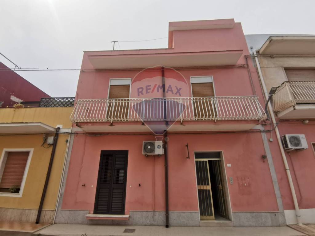casa indipendente in vendita a Siracusa in zona Fontane Bianche