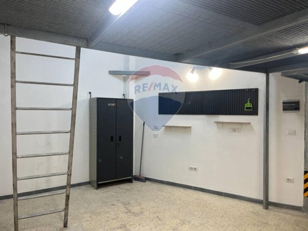 locale di sgombero in vendita a Siracusa in zona Borgata