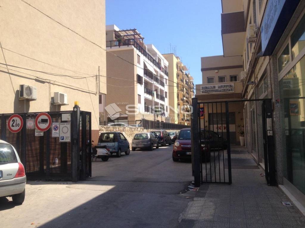 negozio in vendita a Siracusa in zona Centro Città
