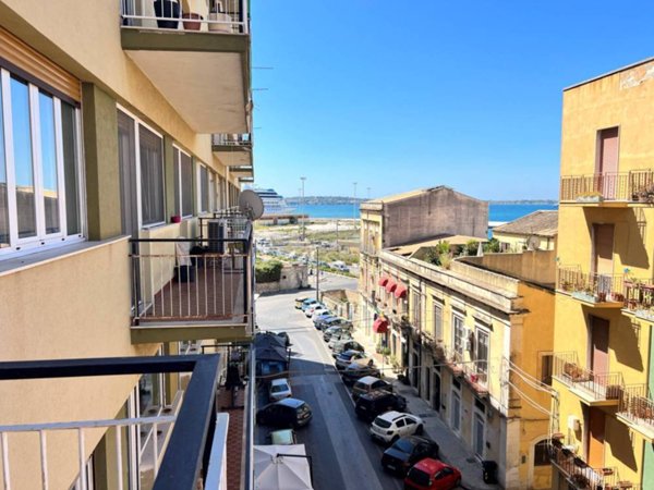 appartamento in vendita a Siracusa in zona Isola / Plemmirio