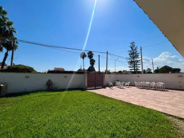 casa indipendente in vendita a Siracusa in zona Arenella