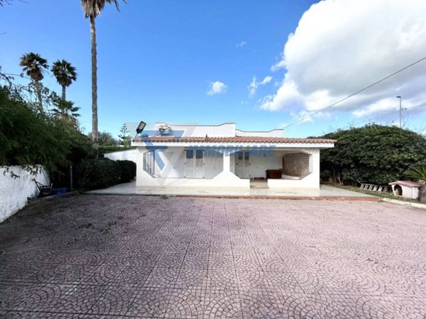 casa indipendente in vendita a Siracusa in zona Fontane Bianche