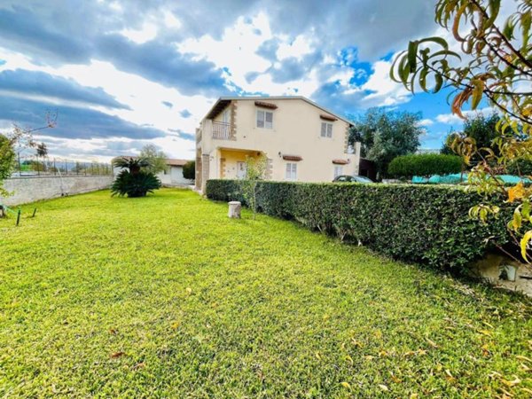 casa indipendente in vendita a Siracusa in zona Belvedere