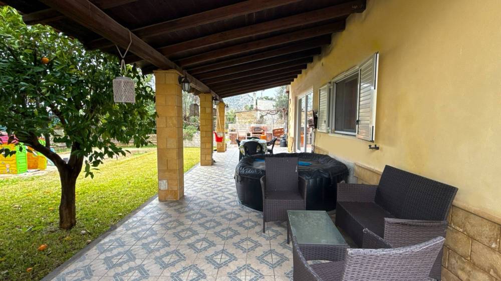 casa indipendente in vendita a Siracusa in zona Borgata