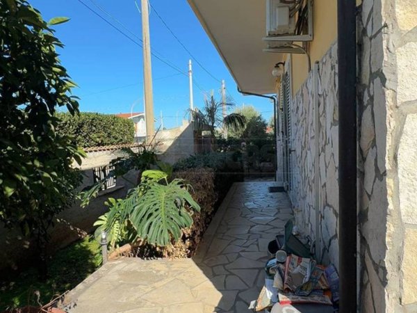 casa indipendente in vendita a Siracusa in zona Scala Greca