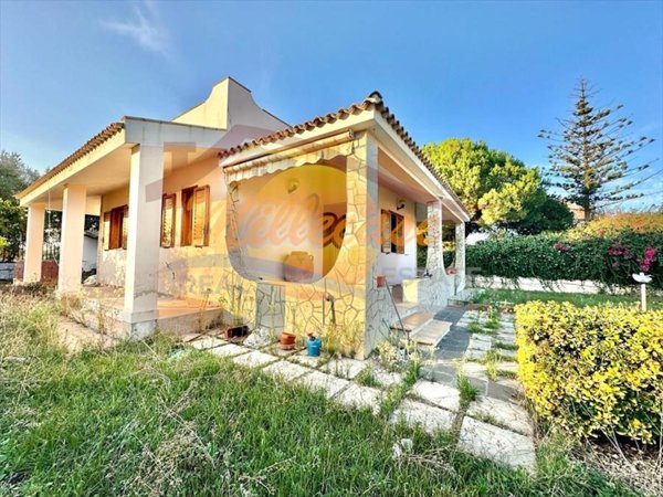 casa indipendente in vendita a Siracusa in zona Arenella