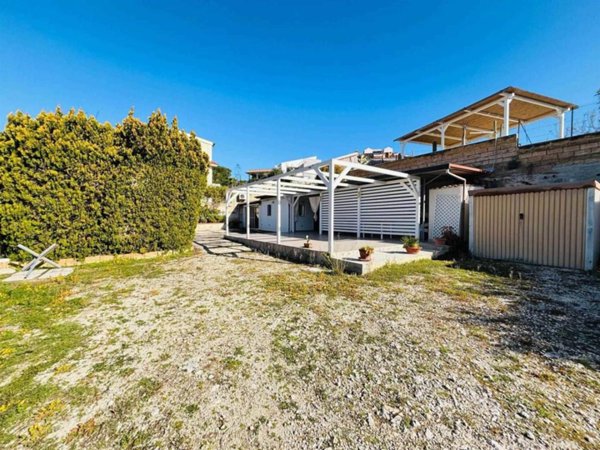 casa indipendente in vendita a Siracusa in zona Isola / Plemmirio