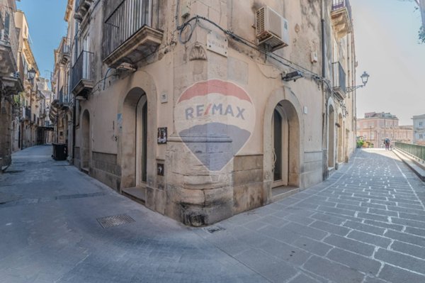 appartamento in vendita a Siracusa in zona Isola Ortigia